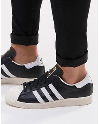 schwarze Turnschuhe von adidas