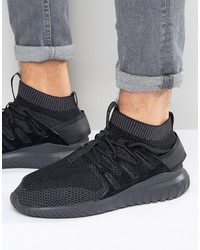 schwarze Turnschuhe von adidas