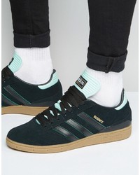 schwarze Turnschuhe von adidas