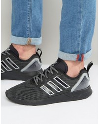 schwarze Turnschuhe von adidas