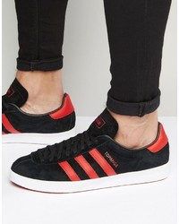 schwarze Turnschuhe von adidas