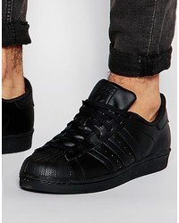 schwarze Turnschuhe von adidas