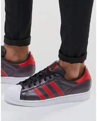 schwarze Turnschuhe von adidas