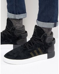 schwarze Turnschuhe von adidas