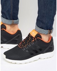 schwarze Turnschuhe von adidas