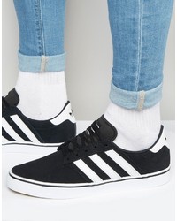 schwarze Turnschuhe von adidas