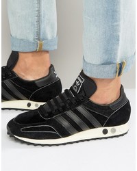 schwarze Turnschuhe von adidas