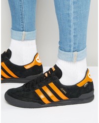 schwarze Turnschuhe von adidas