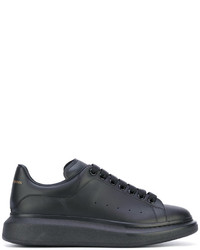 schwarze Turnschuhe von Alexander McQueen