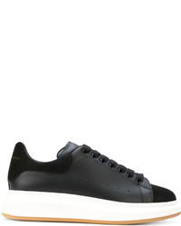 schwarze Turnschuhe von Alexander McQueen