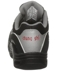 schwarze Turnschuhe von Chung Shi