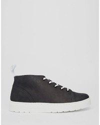 schwarze Turnschuhe von Dr. Martens