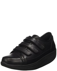 schwarze Turnschuhe von MBT