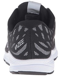 schwarze Turnschuhe von New Balance