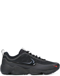 schwarze Turnschuhe von Nike