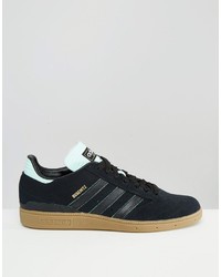 schwarze Turnschuhe von adidas