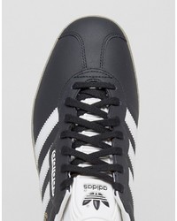 schwarze Turnschuhe von adidas