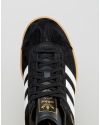 schwarze Turnschuhe von adidas