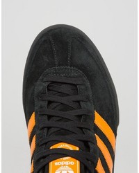 schwarze Turnschuhe von adidas