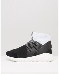 schwarze Turnschuhe von adidas