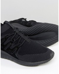 schwarze Turnschuhe von adidas