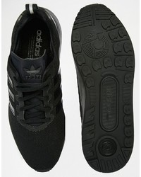 schwarze Turnschuhe von adidas