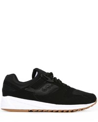 schwarze Turnschuhe von Saucony