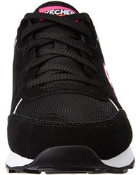 schwarze Turnschuhe von Skechers