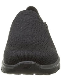 schwarze Turnschuhe von Skechers