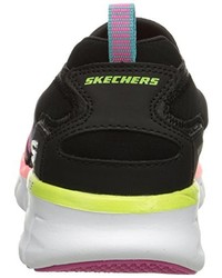 schwarze Turnschuhe von Skechers