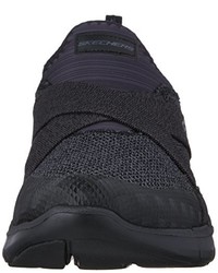 schwarze Turnschuhe von Skechers