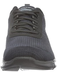 schwarze Turnschuhe von Skechers