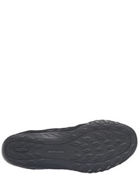 schwarze Turnschuhe von Skechers