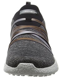 schwarze Turnschuhe von Skechers