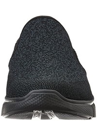 schwarze Turnschuhe von Skechers