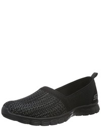 schwarze Turnschuhe von Skechers