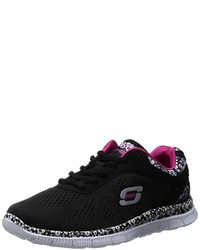 schwarze Turnschuhe von Skechers