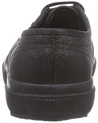 schwarze Turnschuhe von Superga