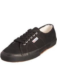 schwarze Turnschuhe von Superga