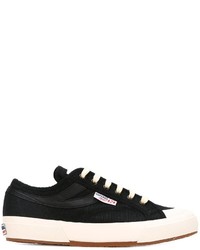 schwarze Turnschuhe von Superga