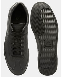 schwarze Turnschuhe von Le Coq Sportif