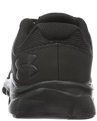 schwarze Turnschuhe von Under Armour