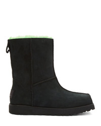 schwarze Ugg Stiefel aus Wildleder