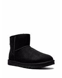 schwarze Ugg Stiefel von UGG