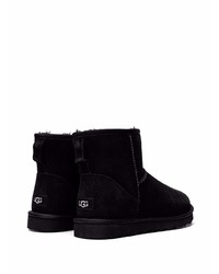 schwarze Ugg Stiefel von UGG