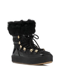 schwarze Ugg Stiefel von Chiara Ferragni