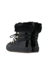 schwarze Ugg Stiefel von Chiara Ferragni