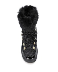 schwarze Ugg Stiefel von Chiara Ferragni