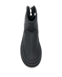 schwarze Ugg Stiefel von Suicoke