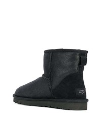 schwarze Ugg Stiefel von UGG